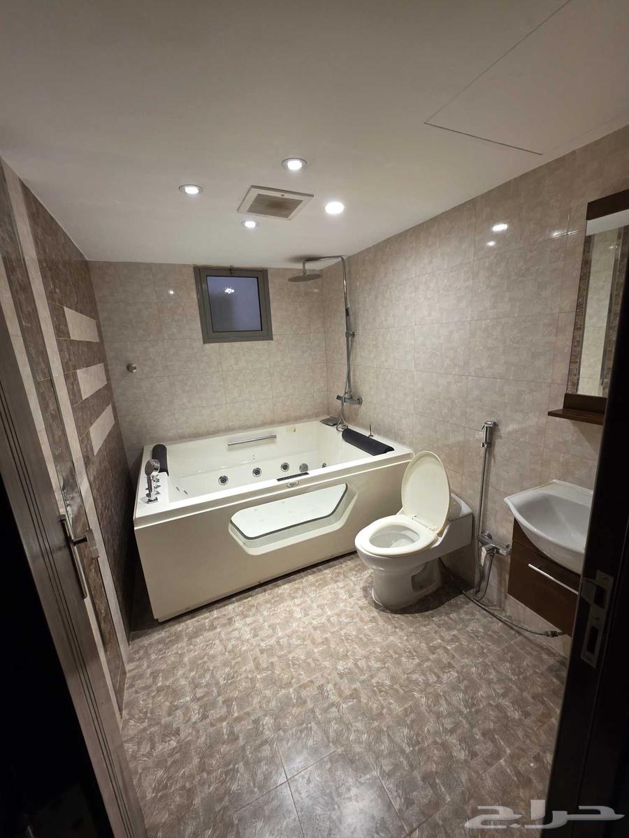 جاكوزي للبيع64500229566081110