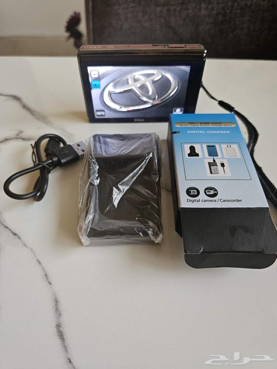 Nikon Coolpix Digital Camera64496461090178114