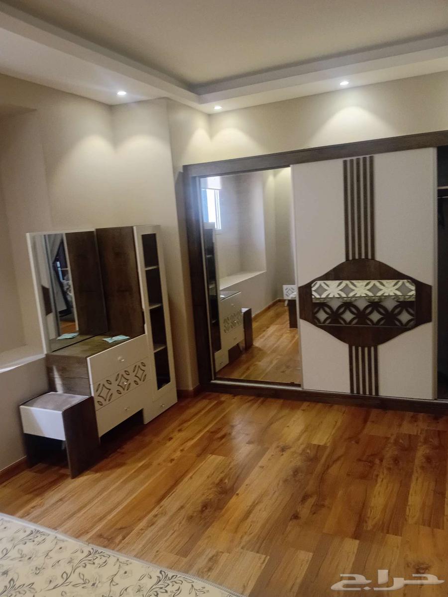 للبيع دولاب مع تسريحه64500215478530110