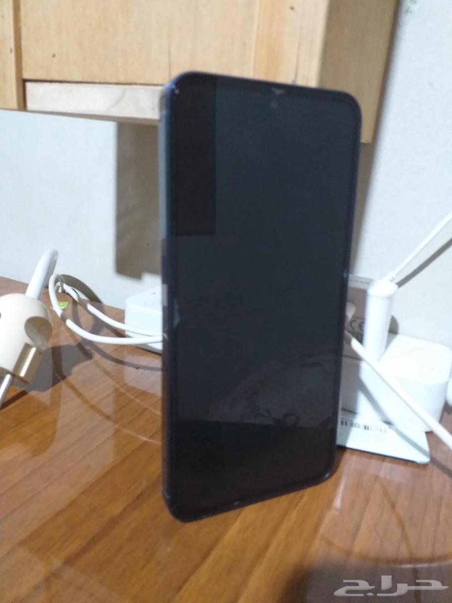 A55 phone, clean with box and all accessories, used for 2 months64502680179074111