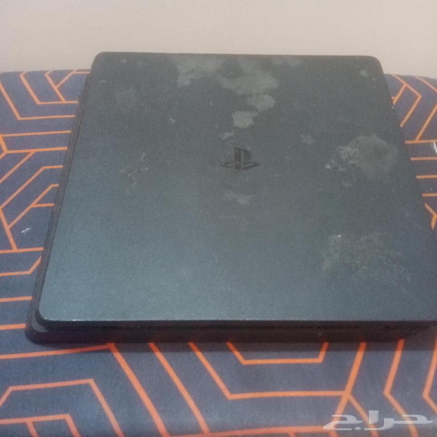 Sony 4 almost new with controller and contact WhatsApp on64496186847874111