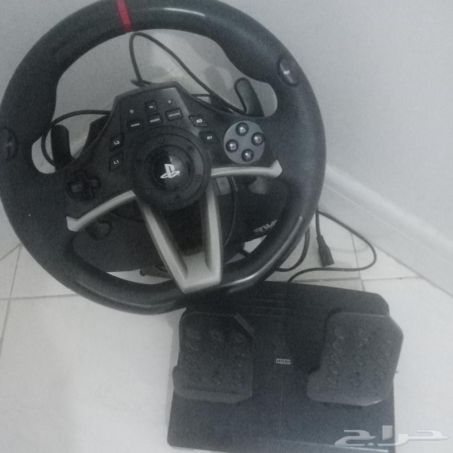 Sony 4 almost new with controller and contact WhatsApp on64496186847874110