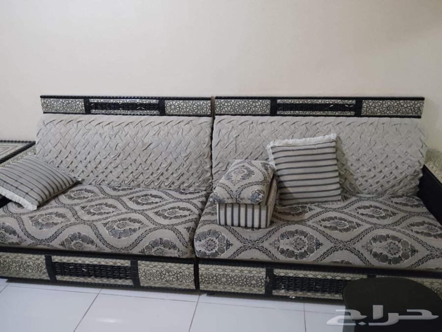 كنب نضيف جدا - حمراء الأسد- السعر 500 ريال64497109987458110