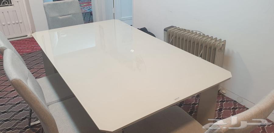 Dining table (tempered glass) from Home Box64499256112259111