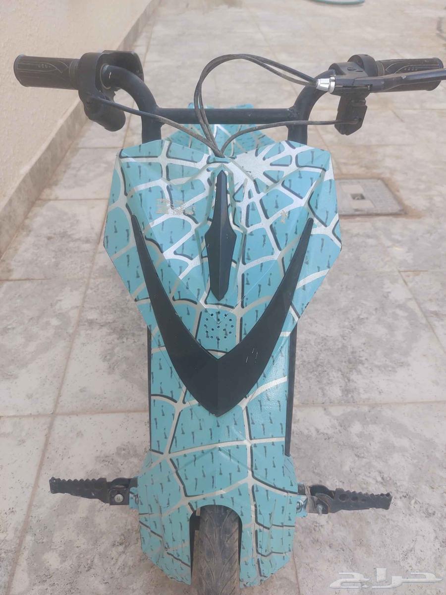 سكوتر كهربائي جميل 40064499633542658110