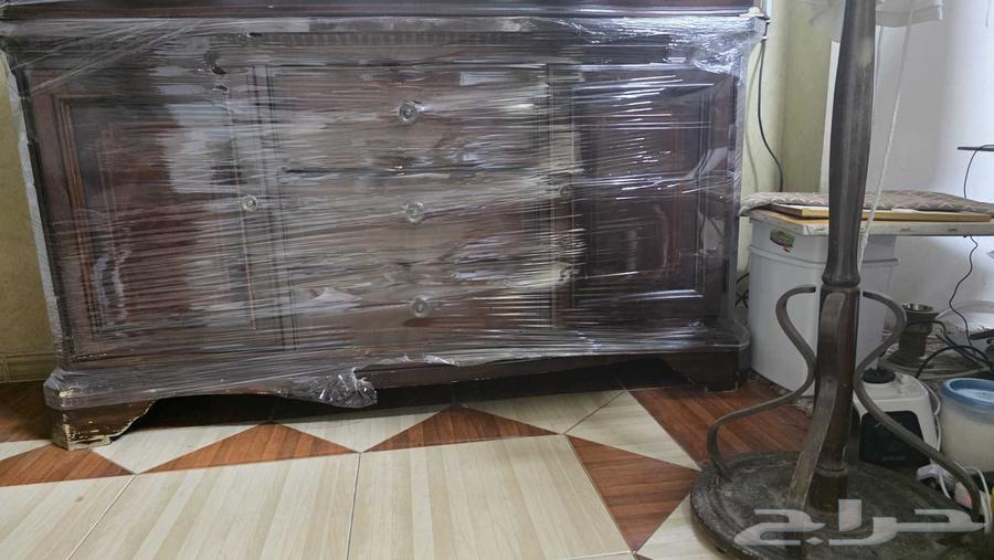 Dining table64502076106753114