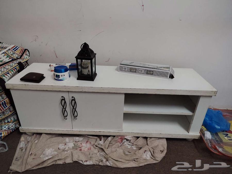 طاولة تلفزيون نظيفة للبيع64497124028674110