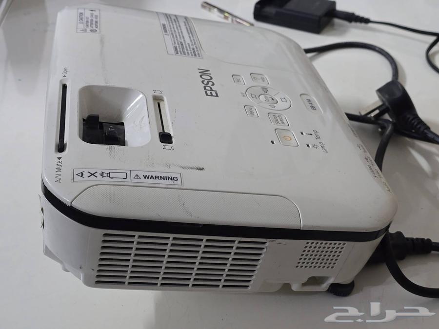 جهاز برجيكتور نوع Epson شغال جيد64495036552707112