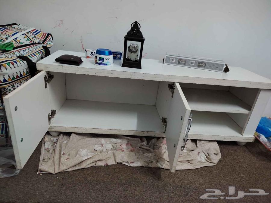 طاولة تلفزيون نظيفة للبيع64497124028674111