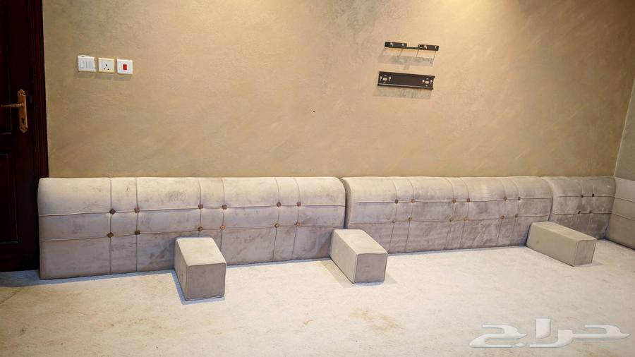 كنب مجلس كبير شبه جديد للبيع مع اثنين ستارة في رابغ64498298786434112