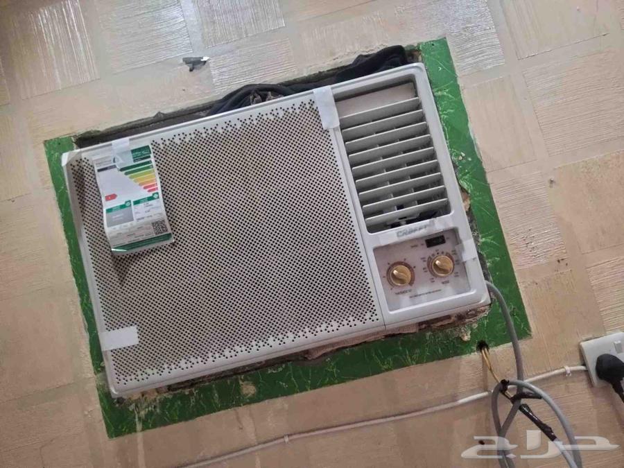 Brand new air conditioner, used for only 15 days, price 900 riyals, an excellent thing.64498632703107111