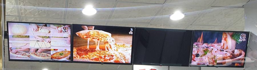 Four 32-inch ONIX brand screens for sale, excellent condition, light use64499619550083110