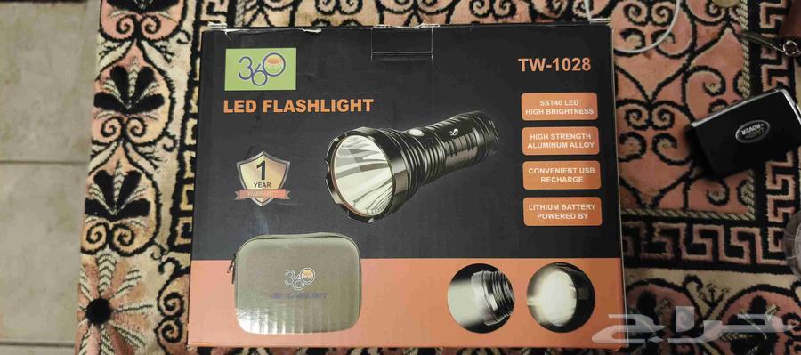 The flashlight is almost new, never used at all64502515146498110