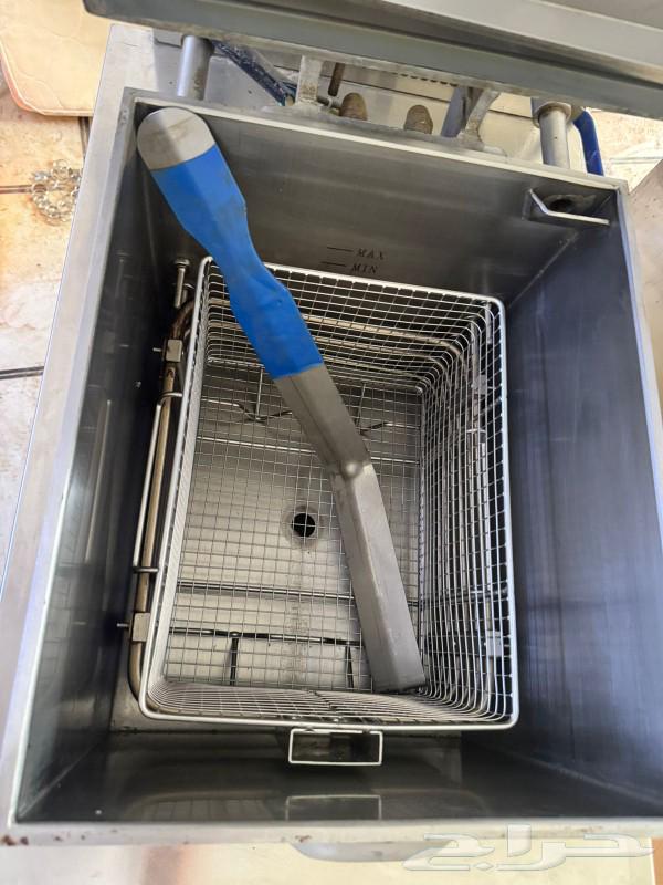 اغراض تصفيه مطعم بحاله جيده جدا64497248875393113