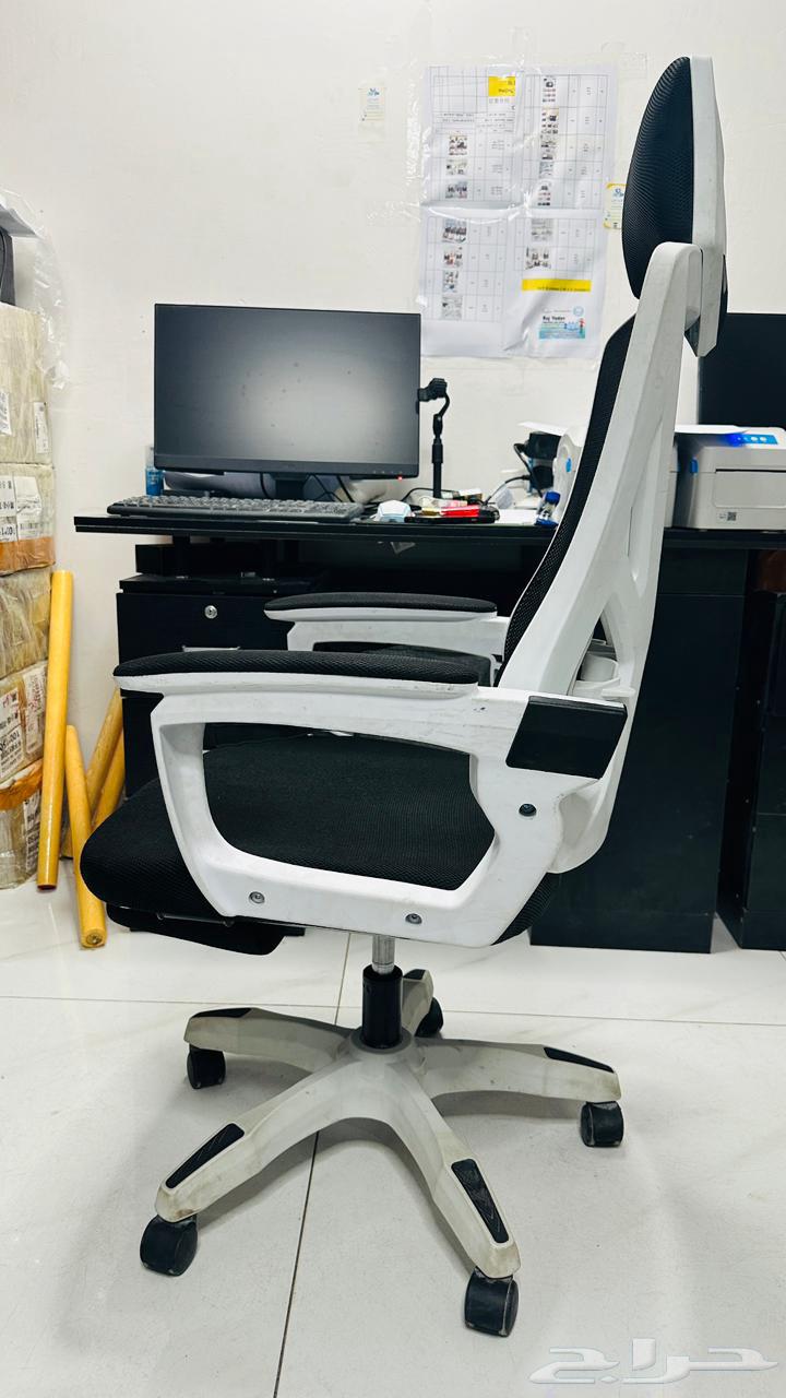 A new chair with a small scratch. Get a great deal on this m64496544063233113