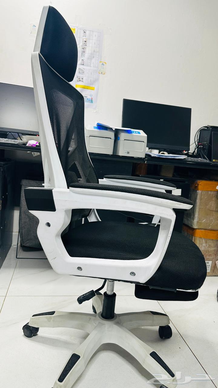A new chair with a small scratch. Get a great deal on this m64496544063233112