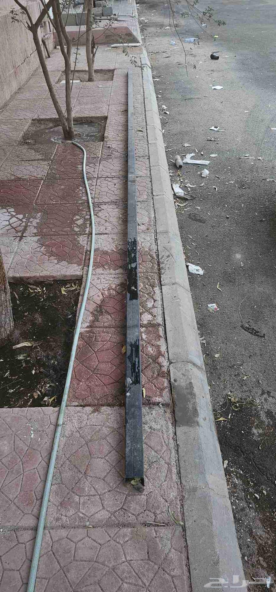 عامود حديد عدد 1 طول 6 متر حالته ممتازة جدا للبيع64500229558146110