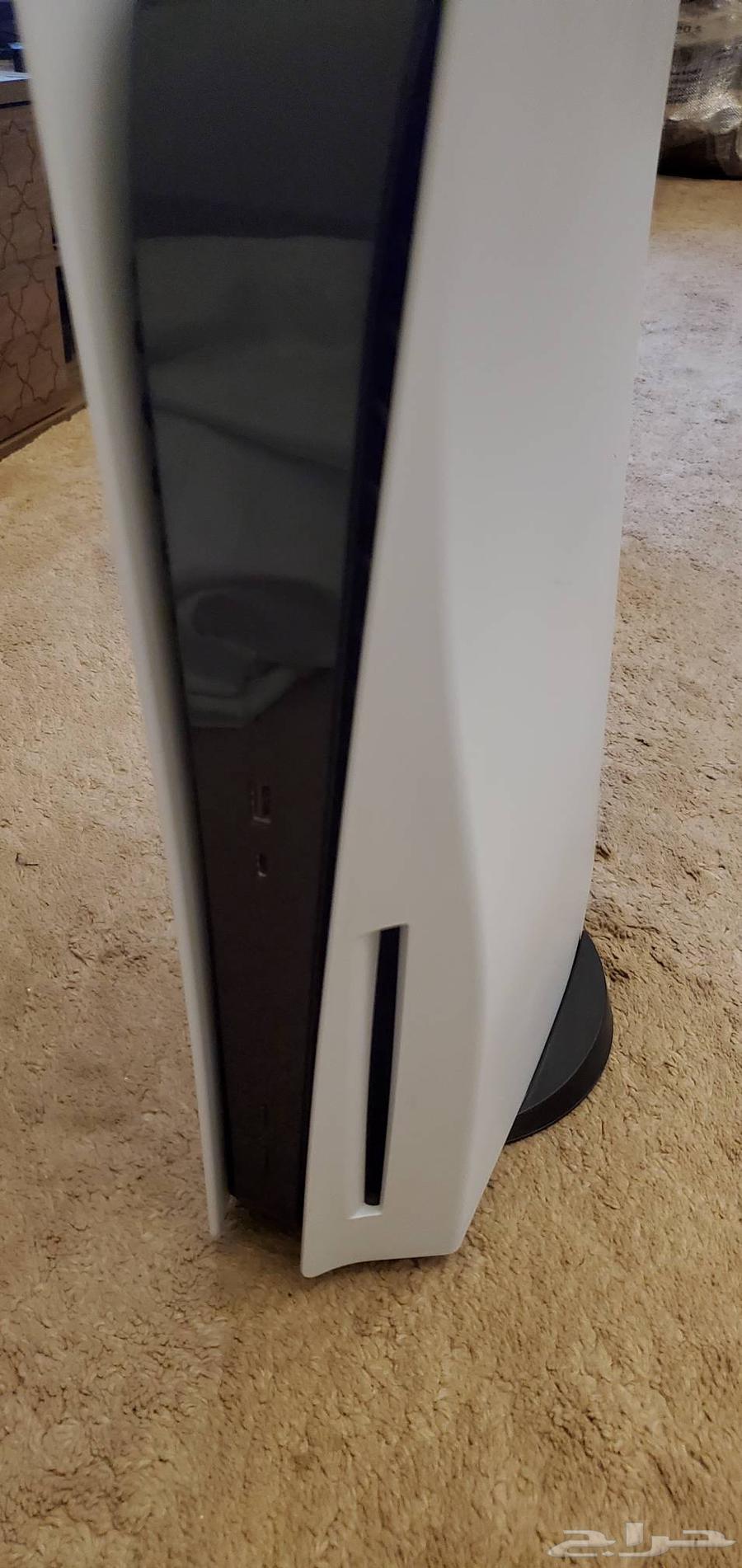 PlayStation 5 Disc with Controller64495624582401110