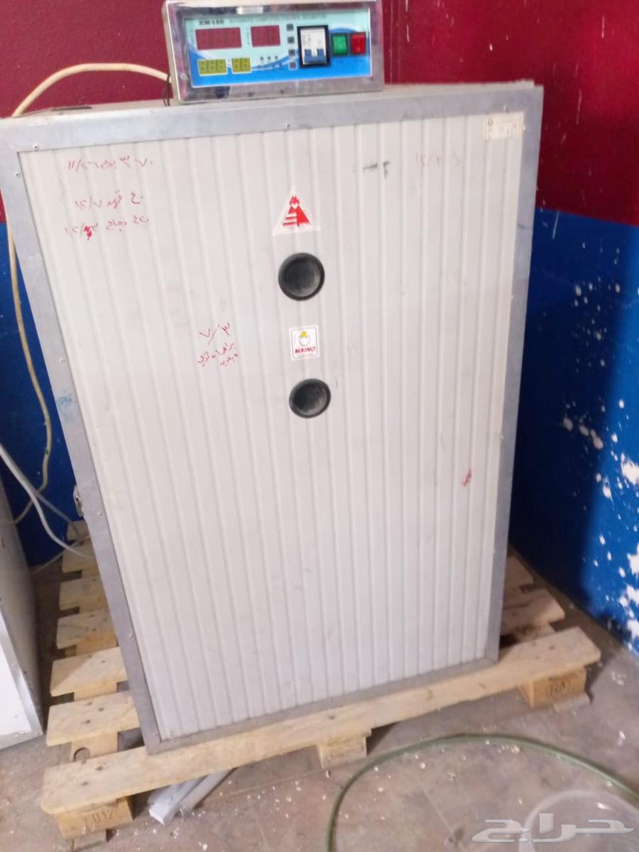 A clean large incubator automatically hatches around 1000 eggs, price 90064496778314754110