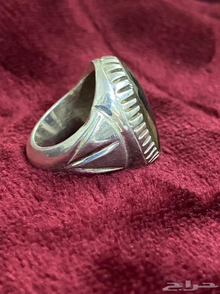 Agate Ring with Carved Image of Rare Artifacts64501409307265111