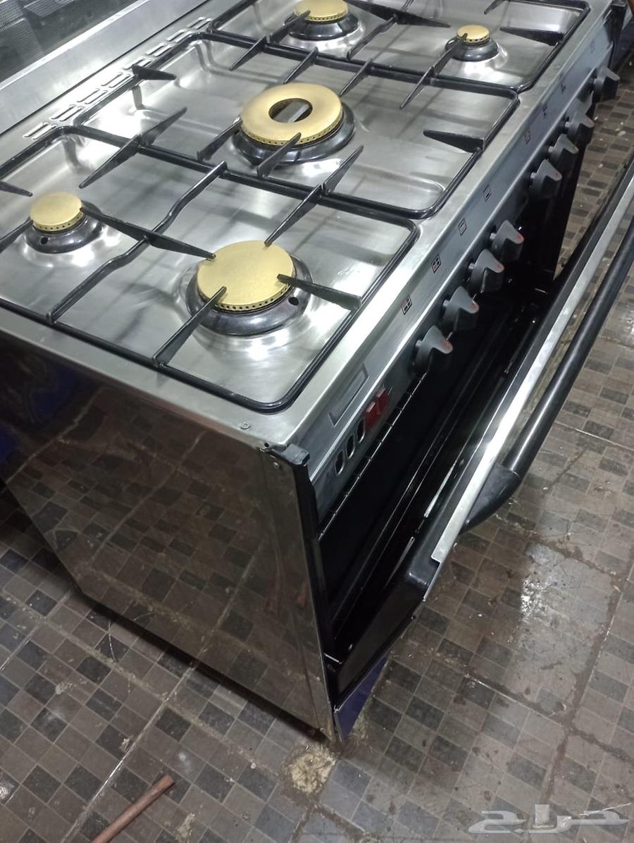 للبيع فرن ايطالي جليم غاز اصلي مقاس60 90 موجود في المحل جده64495296348929112