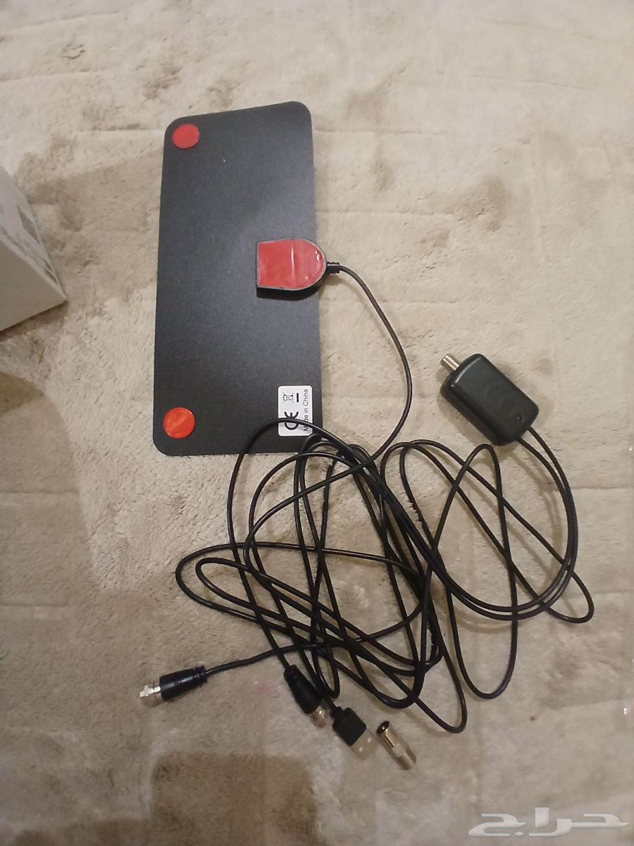 New unused TV signal receiver and a small camera64501952247554112