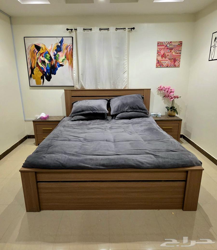 HomeBox Bed 180 x 200 with two side tables and a wardrobe64509757186689110