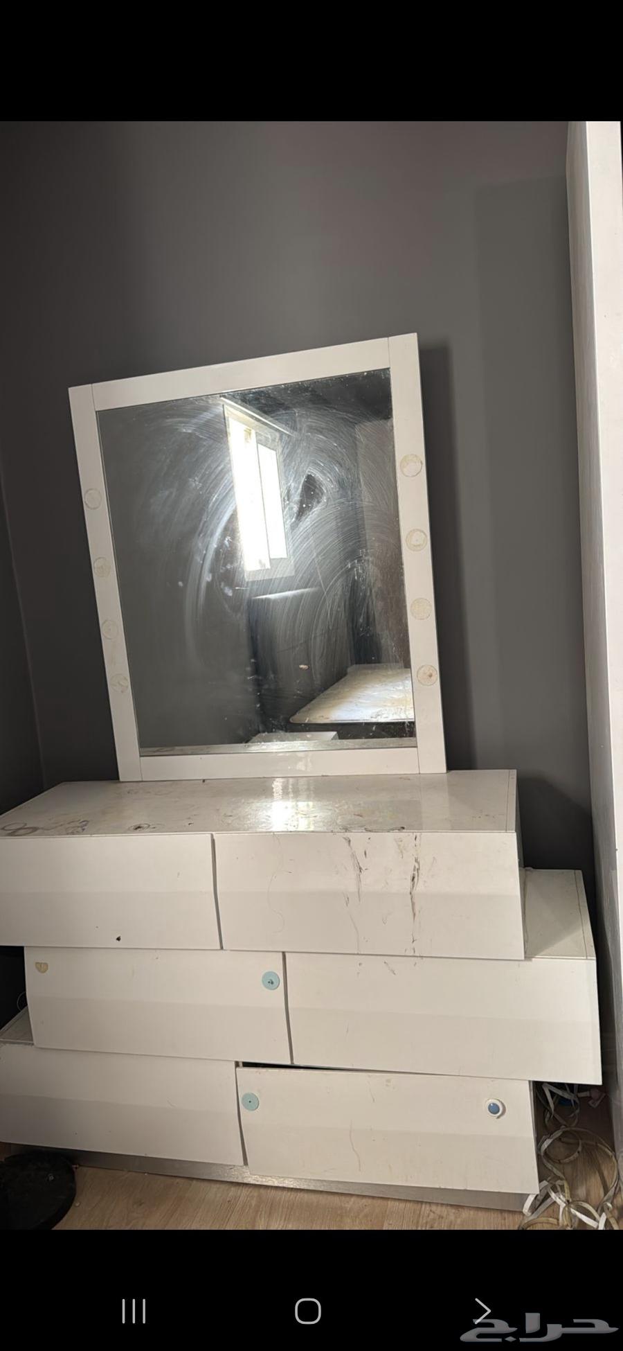 Closets and handles for sale64505847298947112