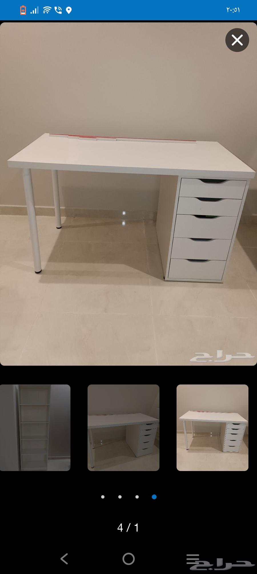 Office desk and bookshelf64509434321922110