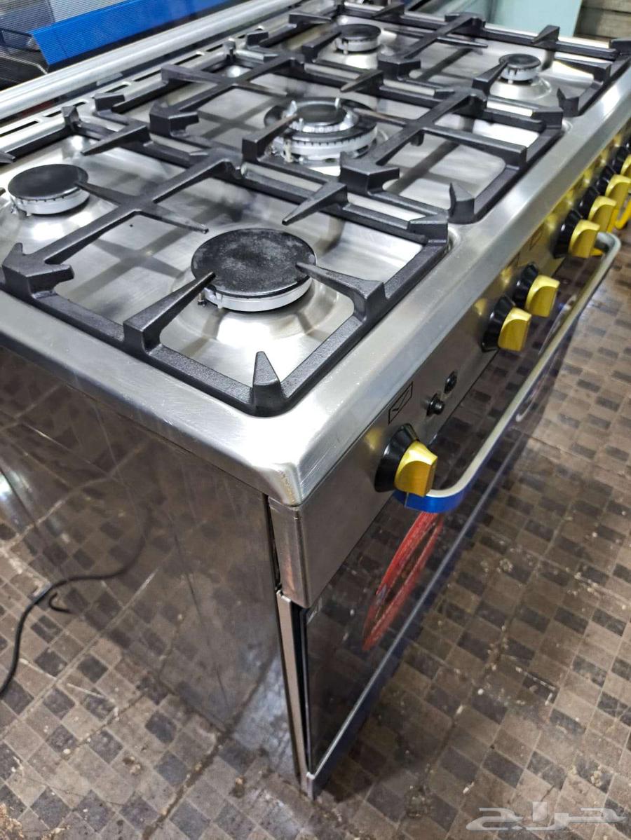 للبيع فرن ايطالي اصلي مقاس60 90 موجود في المحل جده64502927697794111