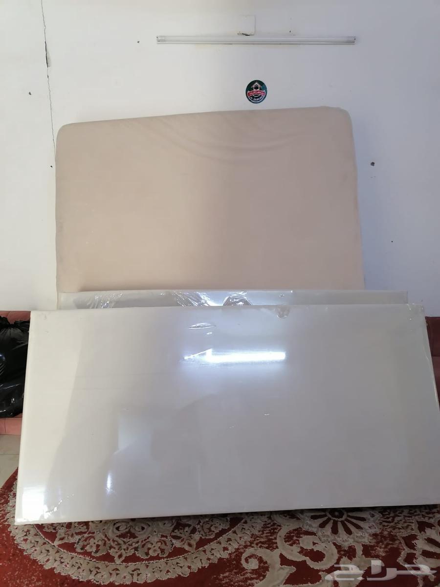 I have a large bed with a mattress and cover, all new64505805311619111