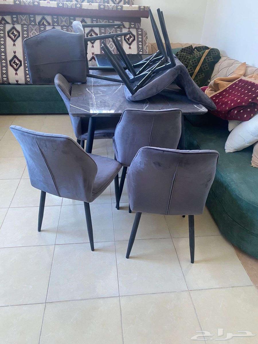 للبيع طاولة طعام و مساند ظهر و مغسلة يدين وباب خشب64504832517379113