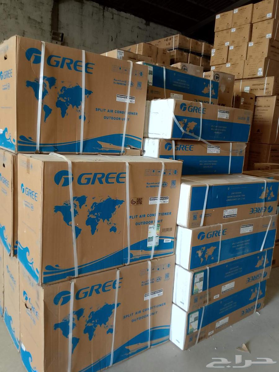 New air conditioners with installation and connection64505025225857114