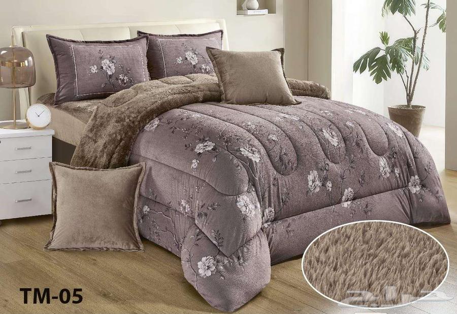 Velvet bedding on frame64504132523138113