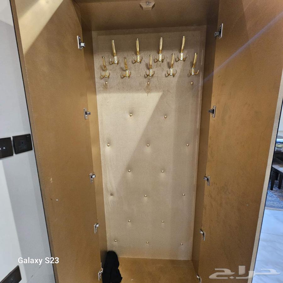 دولاب تعليق عبايات64508298914307111