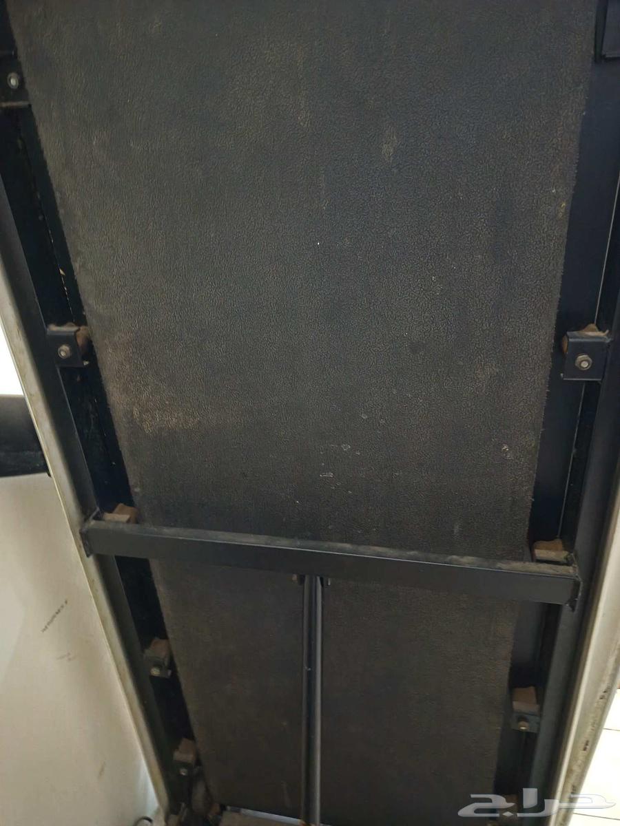 Home electric treadmill with front screen, red power button, front handle for64506413421186111