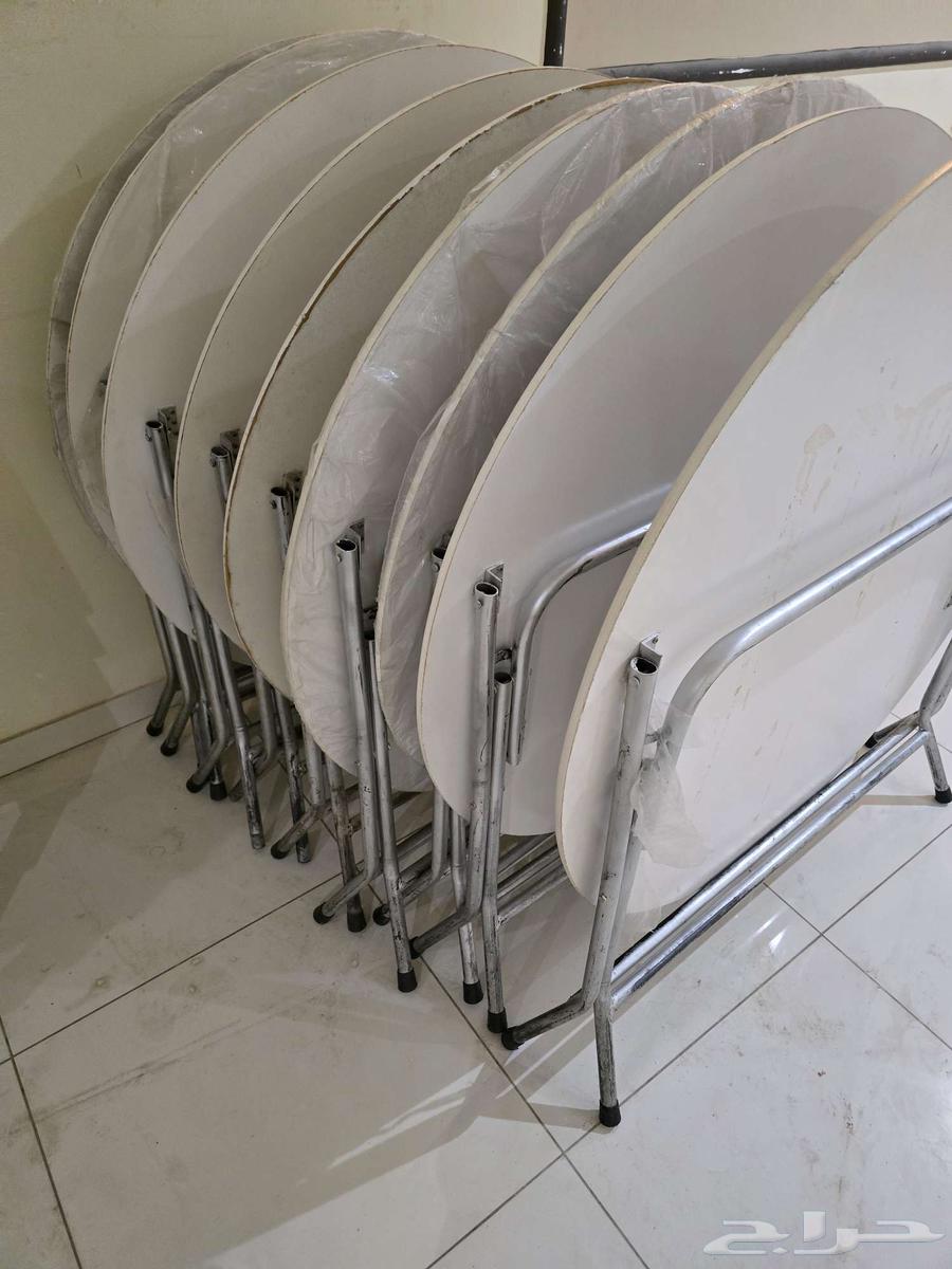 Round table opportunity for lounges and halls64507557309698111