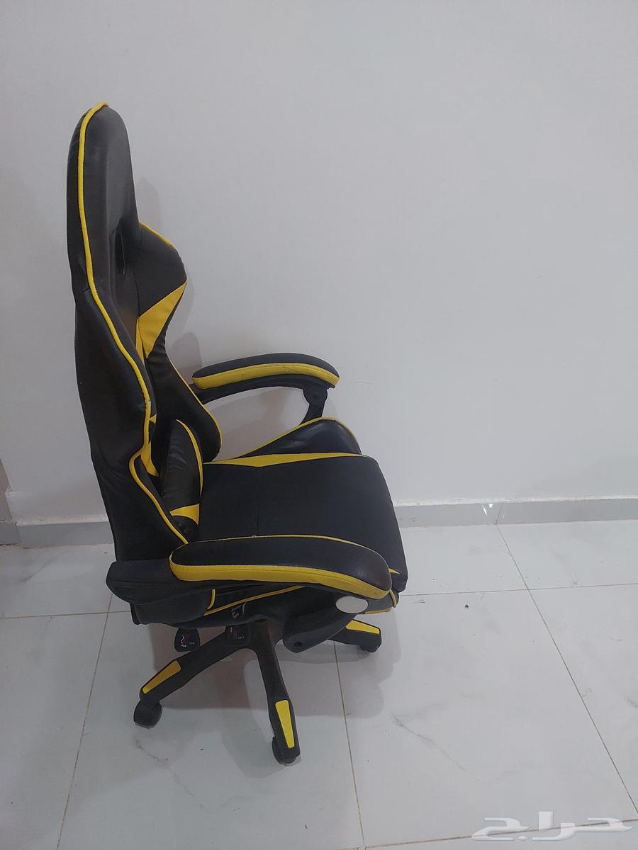 كرسي قيمنق بحاله جيده ب250 ريال قابل للتفاوض64510281548290112