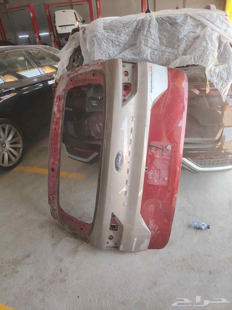 باب شنطة فورد تريتوري 202464503884887682111