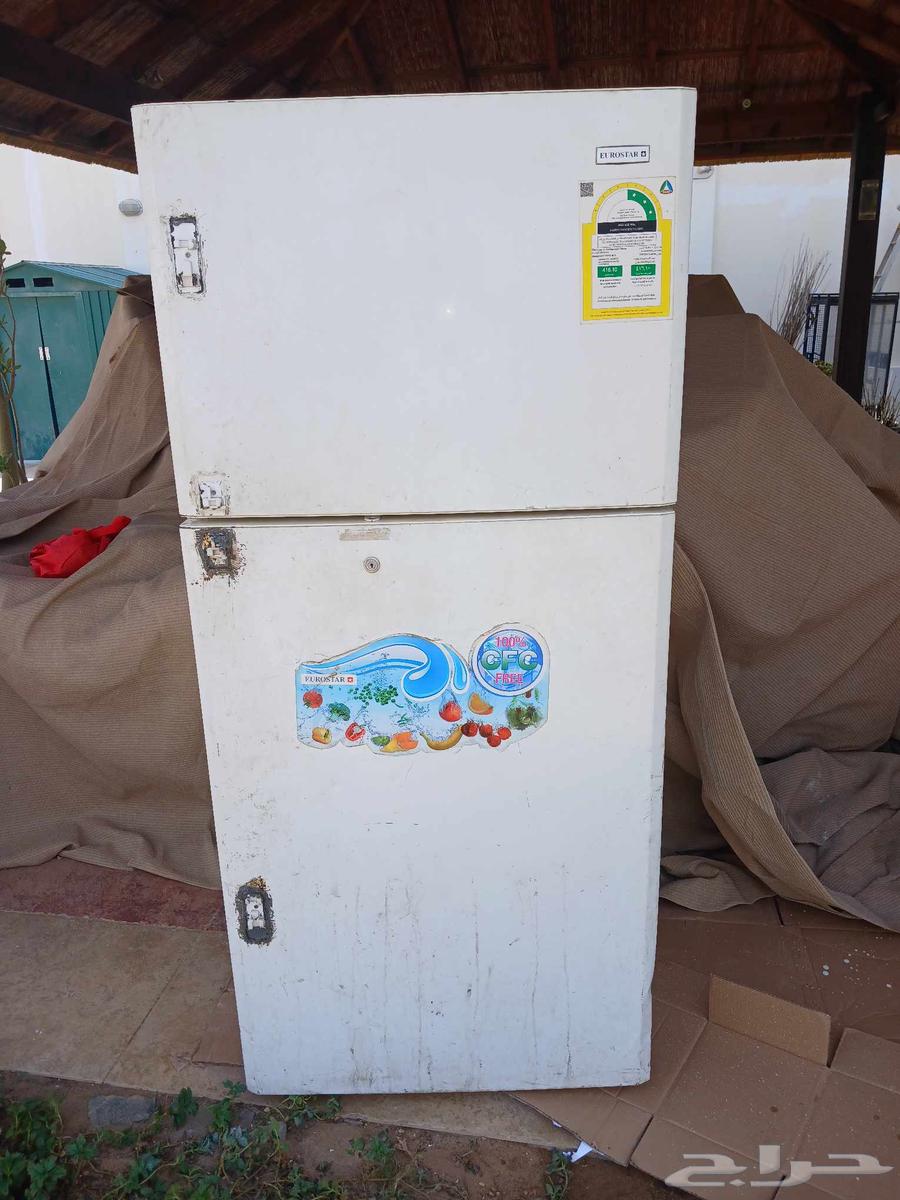 ثلاجه نظيفه مره بس مافيها يد الباب تجميد فل تبريد فل64506816398211112