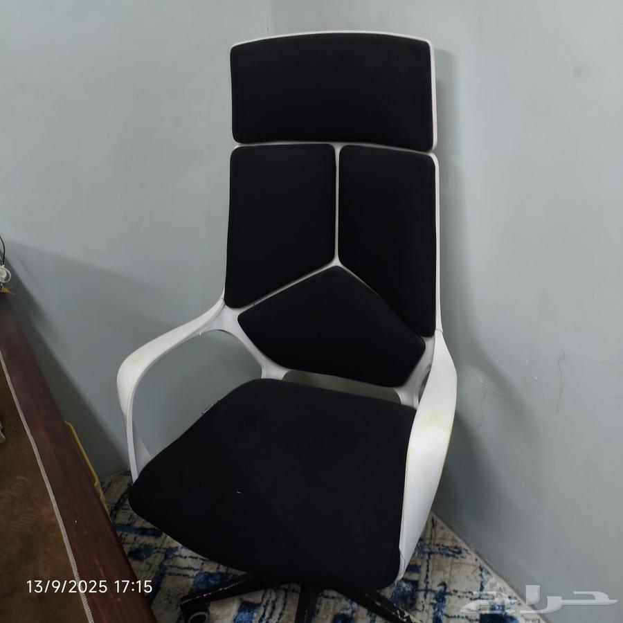 كرسي للبيع على السوم64508859719299110