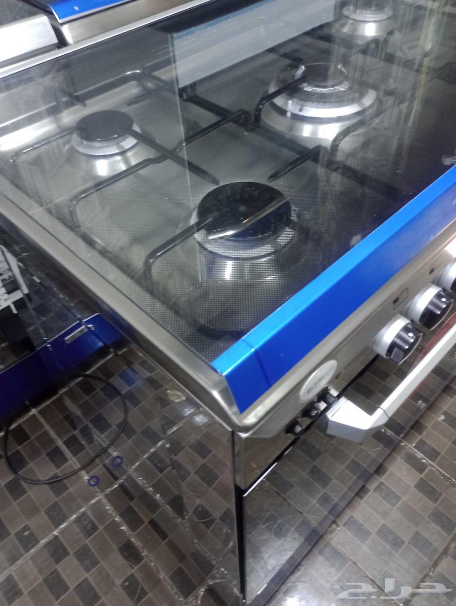 للبيع فرن ايطالي جليم غاز اصلي مقاس60 90 موجود في المحل جده64509700811267113