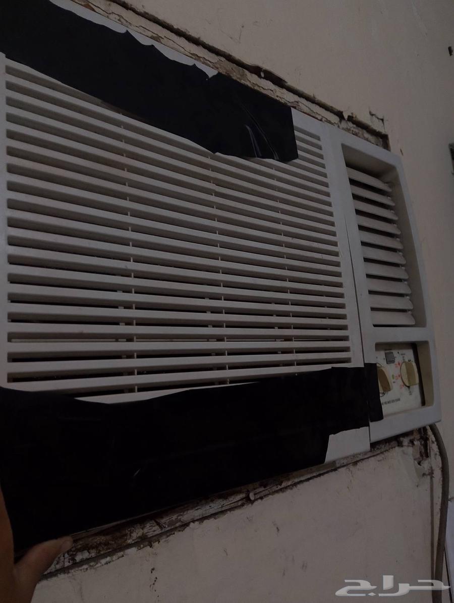 Two air conditioners, the first needs freon and the second has nothing wrong with it, the first is two years old and64510281531779111