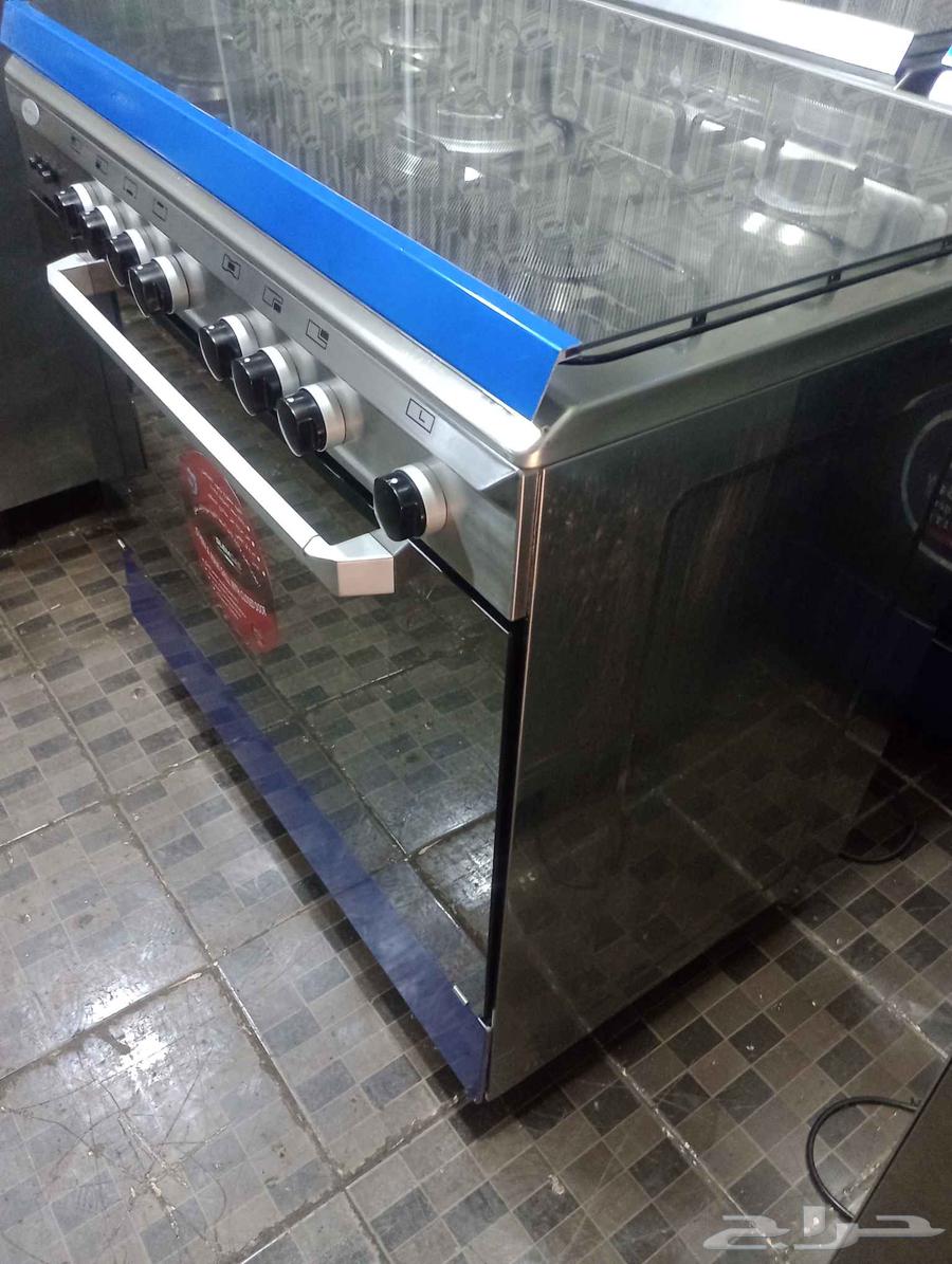 للبيع فرن ايطالي جليم غاز اصلي مقاس60 90 موجود في المحل جده64509700811267114