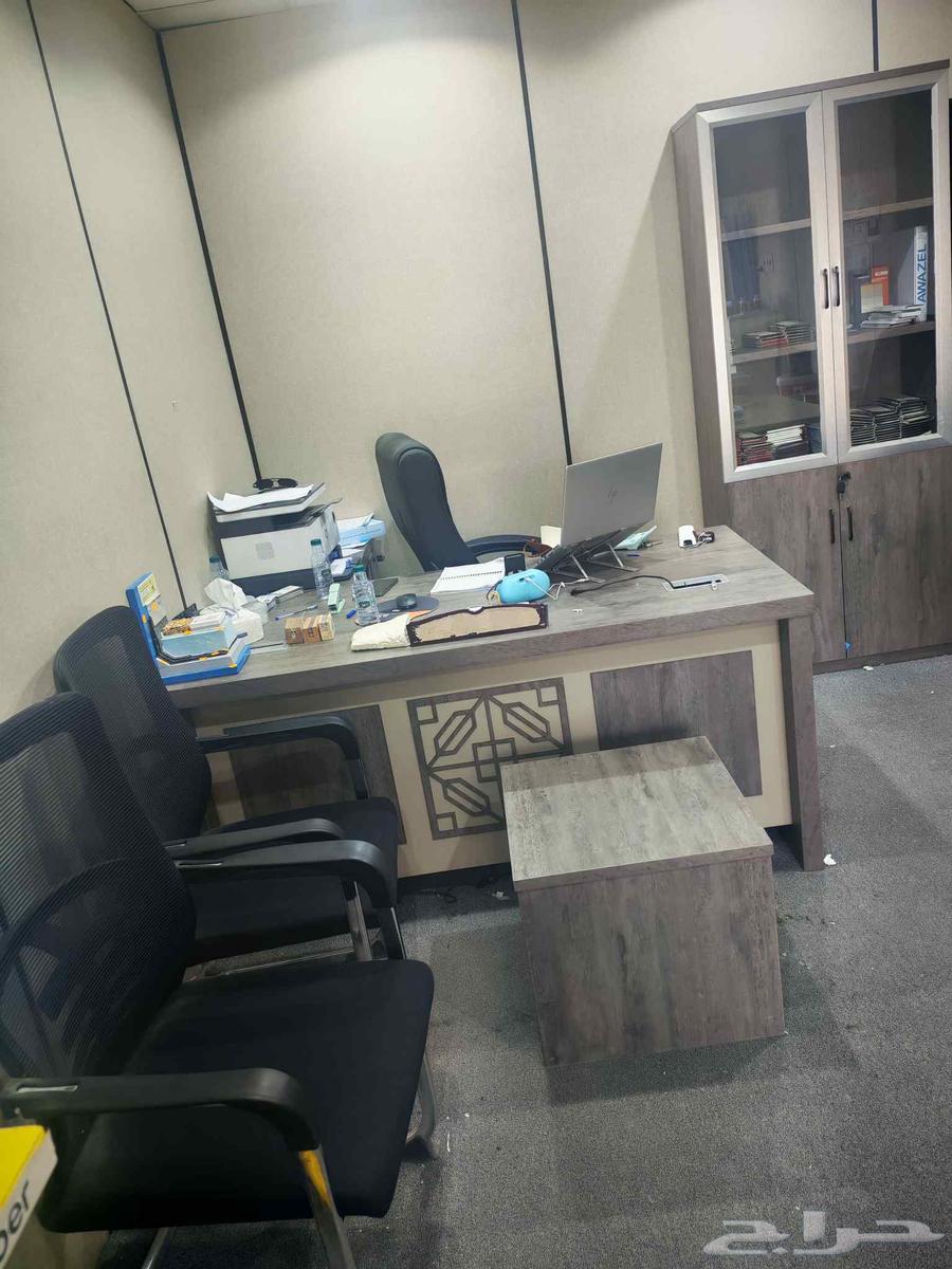 اغراض مكتب للبيع استعمال 4 شهور فقط لسه جديده مكتب 8 قطع64506535118465110