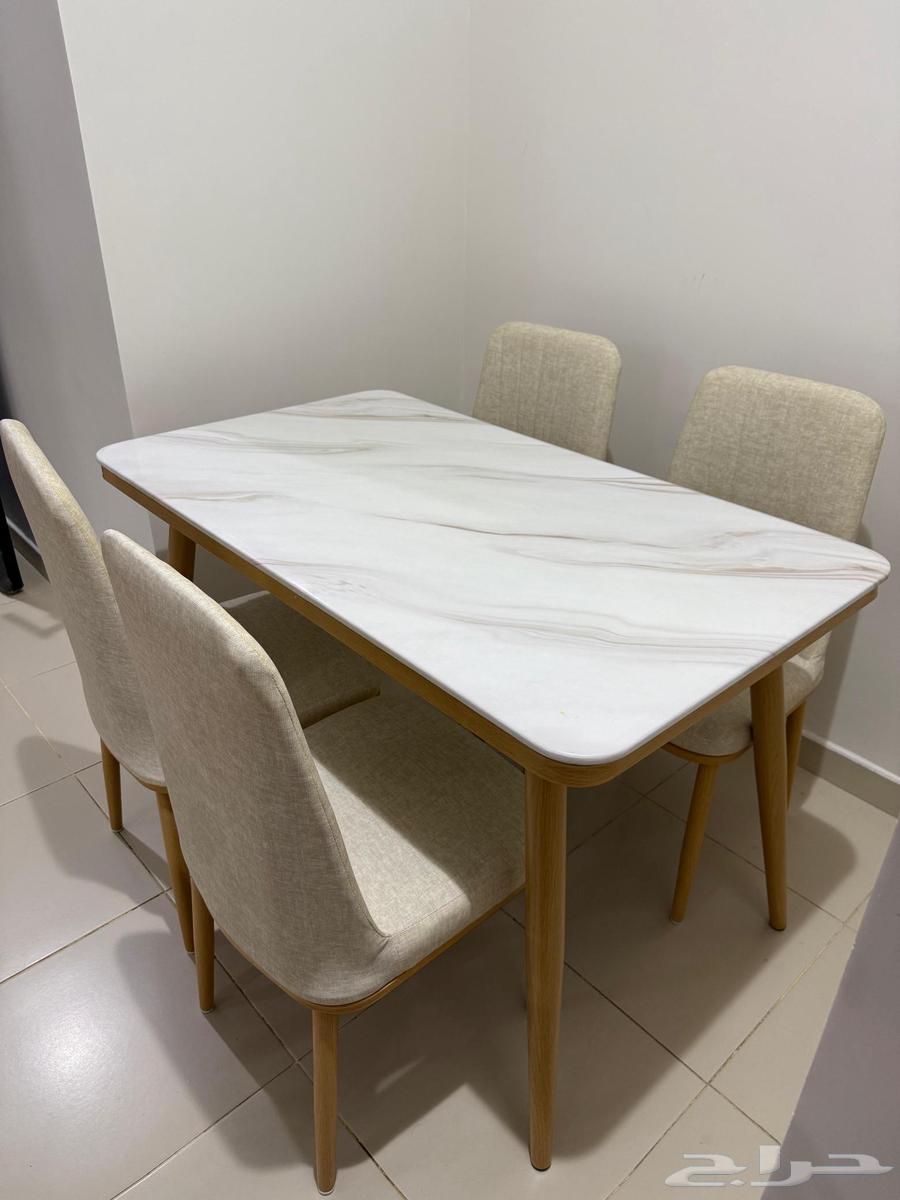طاولة طعام للبيع بمقاعد 464510097501441112