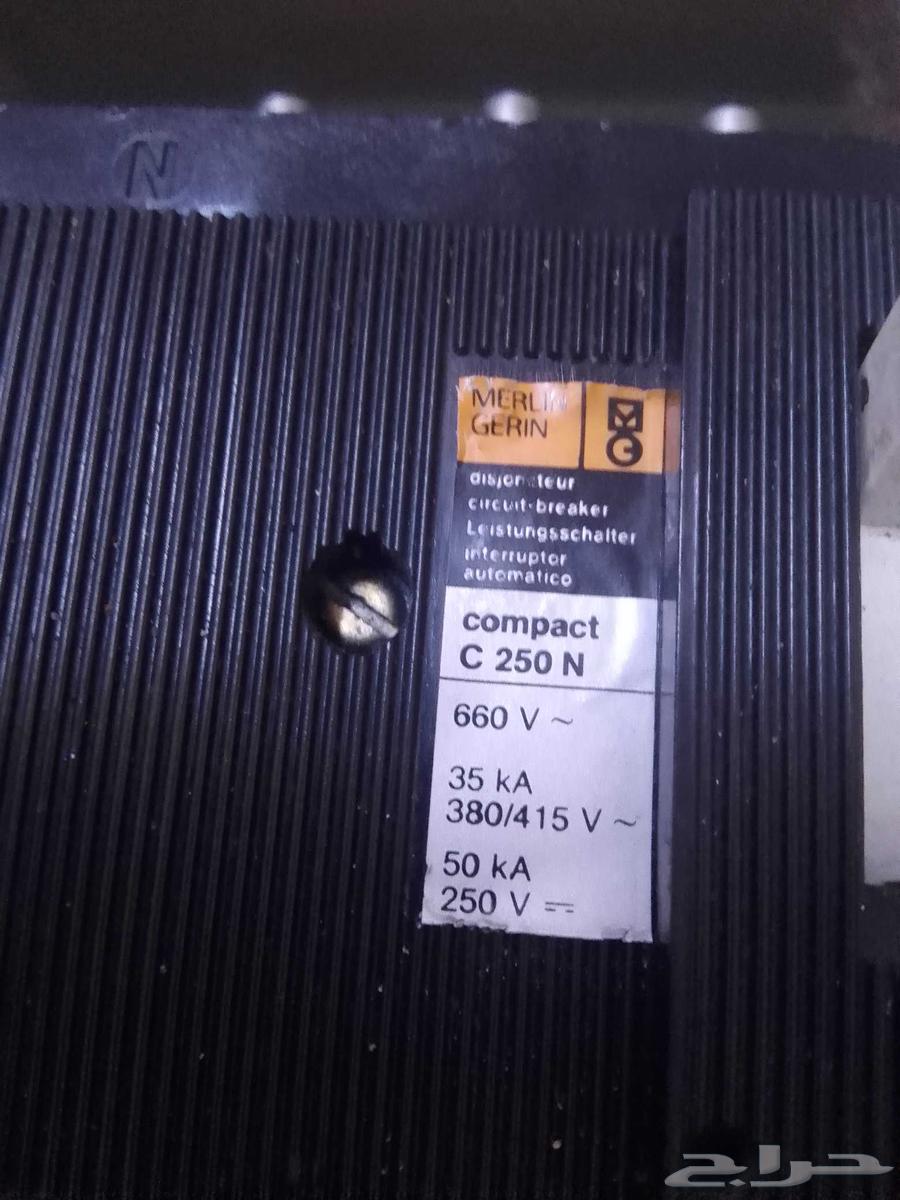 قاطع كهربة مارلين جرين شنيدر 250 امبير مع الصندوق جديد64506090172930114