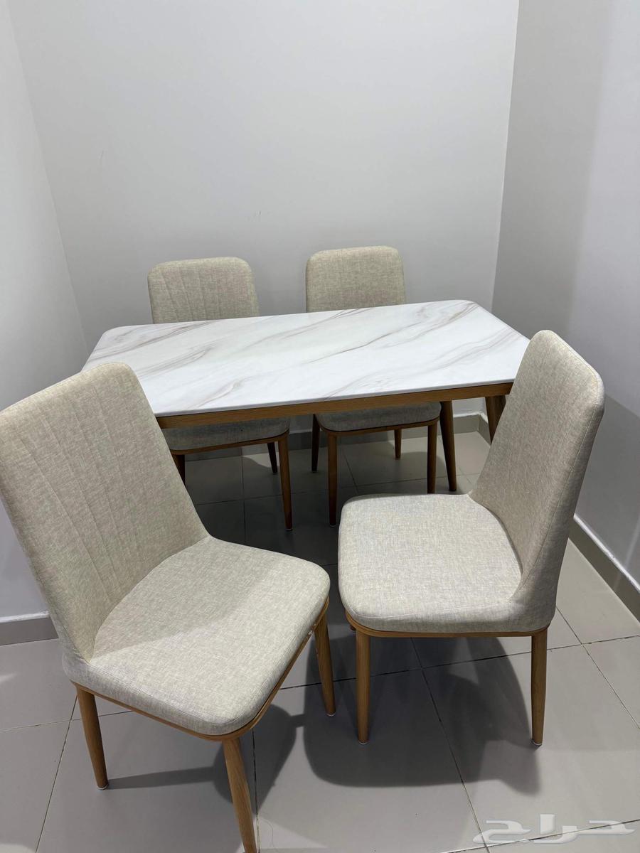 طاولة طعام للبيع بمقاعد 464510097501441113