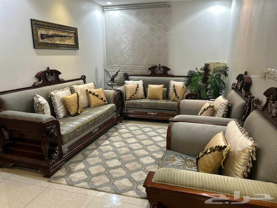 للبيع كنب مستعمل مع طاوله تلفزيون وطاوله جانبيه عدد 264502872712705112