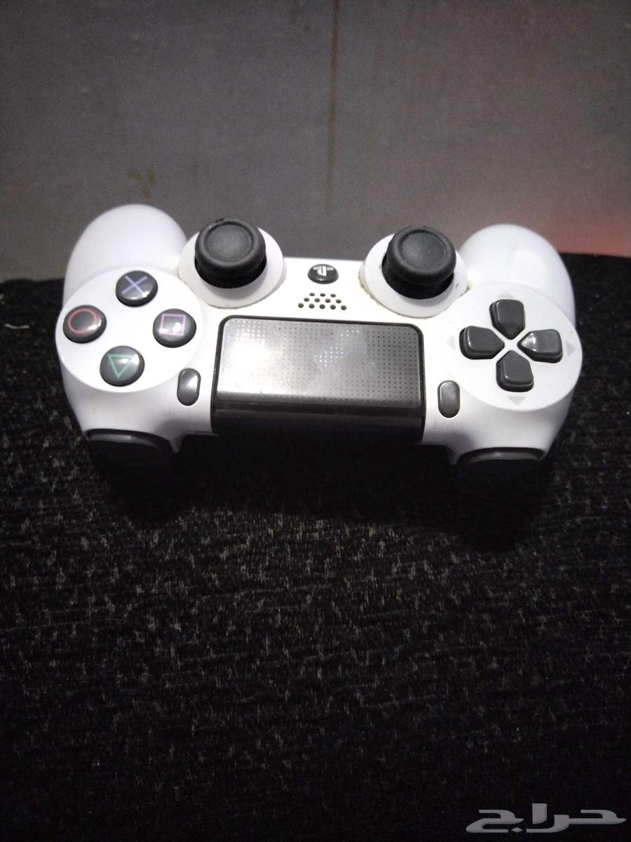 PS4 controller in good condition64504818616323110